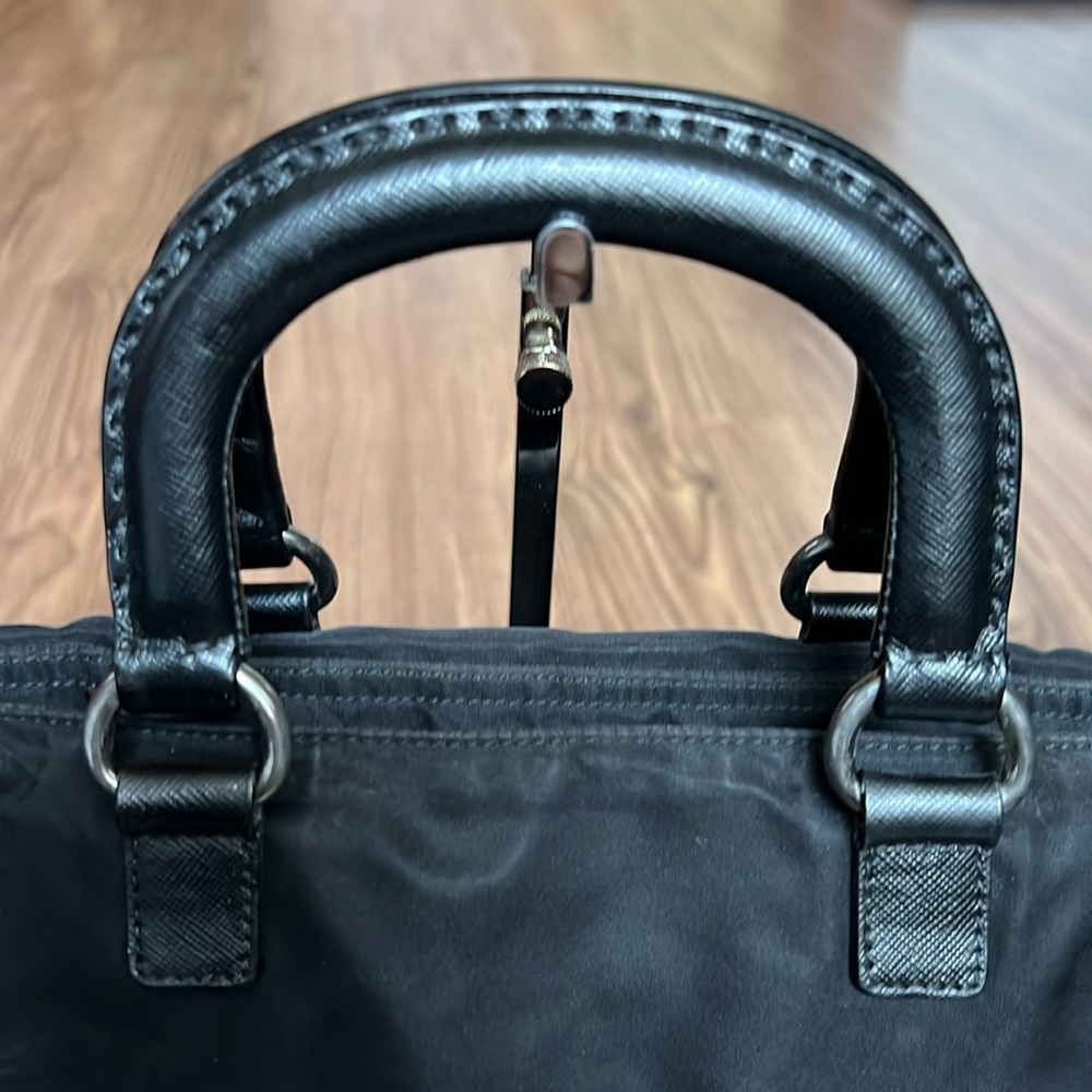 A220 - ๐ฏ % authentic Prada tote bag - Picture 8 of 16